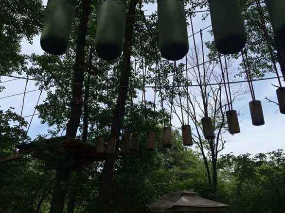 祝賀云屏三峽風(fēng)景名勝區(qū)滑索、滑草、叢林穿越調(diào)試完畢