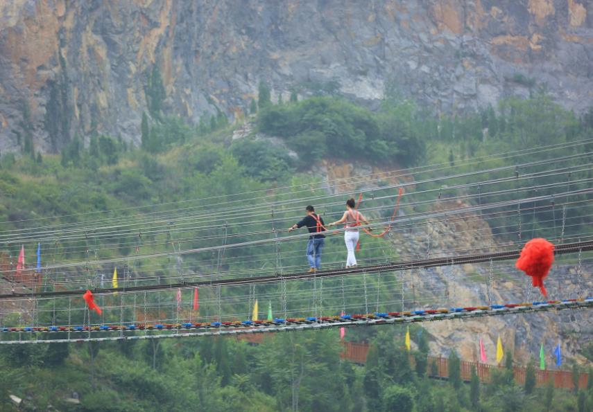 步步驚心橋?yàn)槭裁丛絹碓绞苡慰拖矚g？